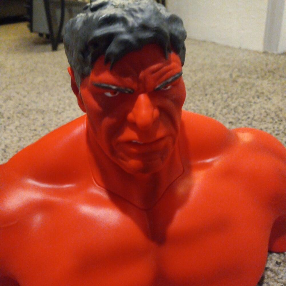 Red Hulk Collectable - Picture 2 of 3